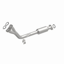 Load image into Gallery viewer, MagnaFlow Exhaust Products 4481912 California CARB Direct-Fit Catalytic Converter for Select Toyota 4Runner