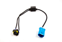 Load image into Gallery viewer, Diode Dynamics DD4041 Converts socket to your vehicles factory socket size.