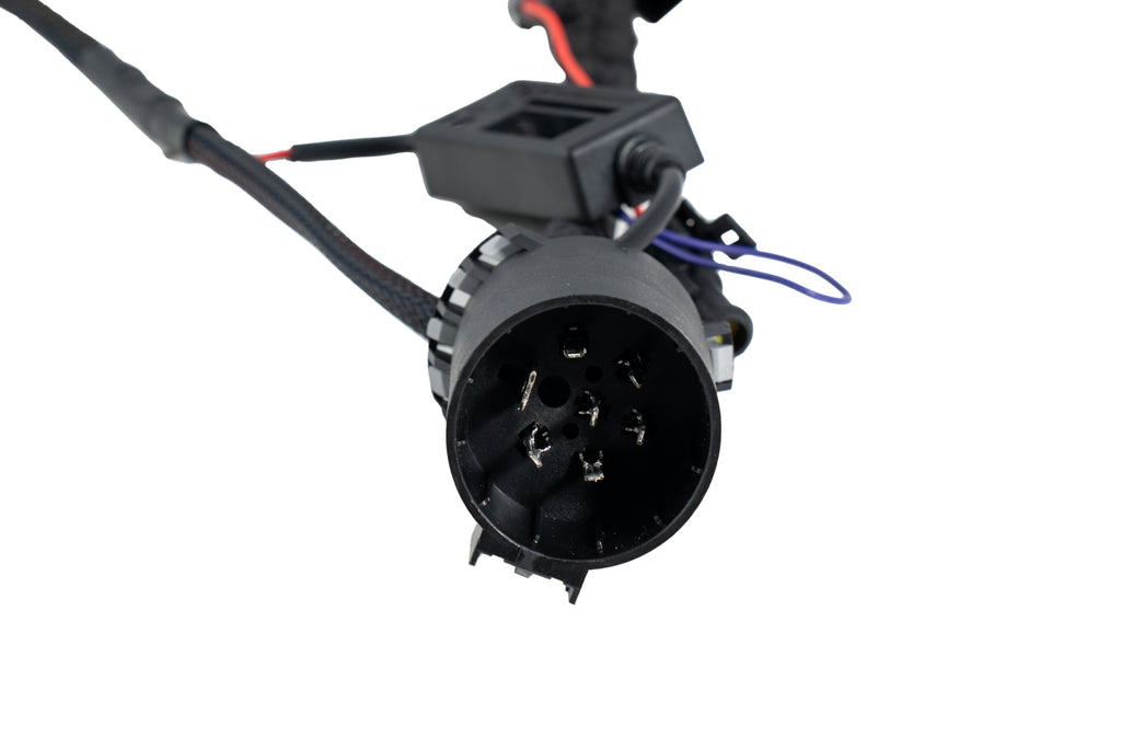 Diode Dynamics DD4146 Powers Diode Dynamics C1R HitchMount LED pods.