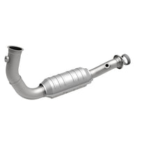 Load image into Gallery viewer, MagnaFlow Exhaust Products 49583 OEM Grade Direct-Fit Catalytic Converter for Select Jeep Liberty