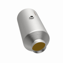 Load image into Gallery viewer, MagnaFlow Exhaust Products 51299 OEM Grade Universal Catalytic Converter for Select Ford E-450 Super Duty, Ford F-350 Super Duty, Ford F-450 Super Duty, Ford F-53 Motorhome Chassis, Ford F-550 Super Duty, Ford F-59 Commercial Stripped Chassis, Ford