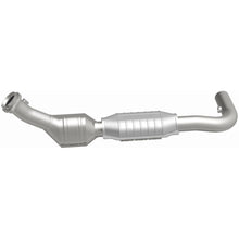Load image into Gallery viewer, MagnaFlow Exhaust Products 23976 HM Grade Direct-Fit Catalytic Converter for Select Ford Expedition, Ford F-250, Lincoln Navigator