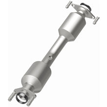Load image into Gallery viewer, MagnaFlow Exhaust Products 6511753 California CARB Direct-Fit Catalytic Converter for Select Nissan Versa, Nissan Versa Note