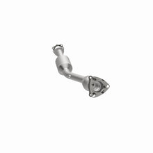 Load image into Gallery viewer, MagnaFlow Exhaust Products 5582722 California CARB Direct-Fit Catalytic Converter for Select Saturn Vue