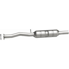 Load image into Gallery viewer, MagnaFlow Exhaust Products 55323 HM Grade Direct-Fit Catalytic Converter for Select Ford Excursion, Ford F-250 Super Duty, Ford F-350 Super Duty, Ford F-450 Super Duty, Ford F-550 Super Duty