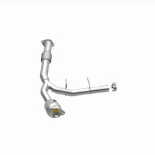 Load image into Gallery viewer, MagnaFlow Exhaust Products 280219 OEM Grade Direct-Fit Catalytic Converter for Select Ford Expedition, Lincoln Navigator