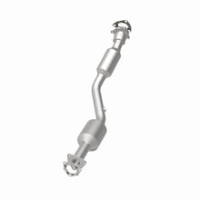 Load image into Gallery viewer, MagnaFlow Exhaust Products 5481722 California CARB Direct-Fit Catalytic Converter for Select Saturn Vue