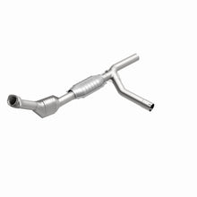 Load image into Gallery viewer, MagnaFlow Exhaust Products 447110 California CARB Direct-Fit Catalytic Converter for Select Ford E-150 Econoline, Ford E-150 Econoline Club Wagon
