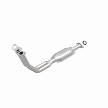 Load image into Gallery viewer, MagnaFlow Exhaust Products 3391618 California CARB Direct-Fit Catalytic Converter for Select Geo Tracker, Suzuki Sidekick