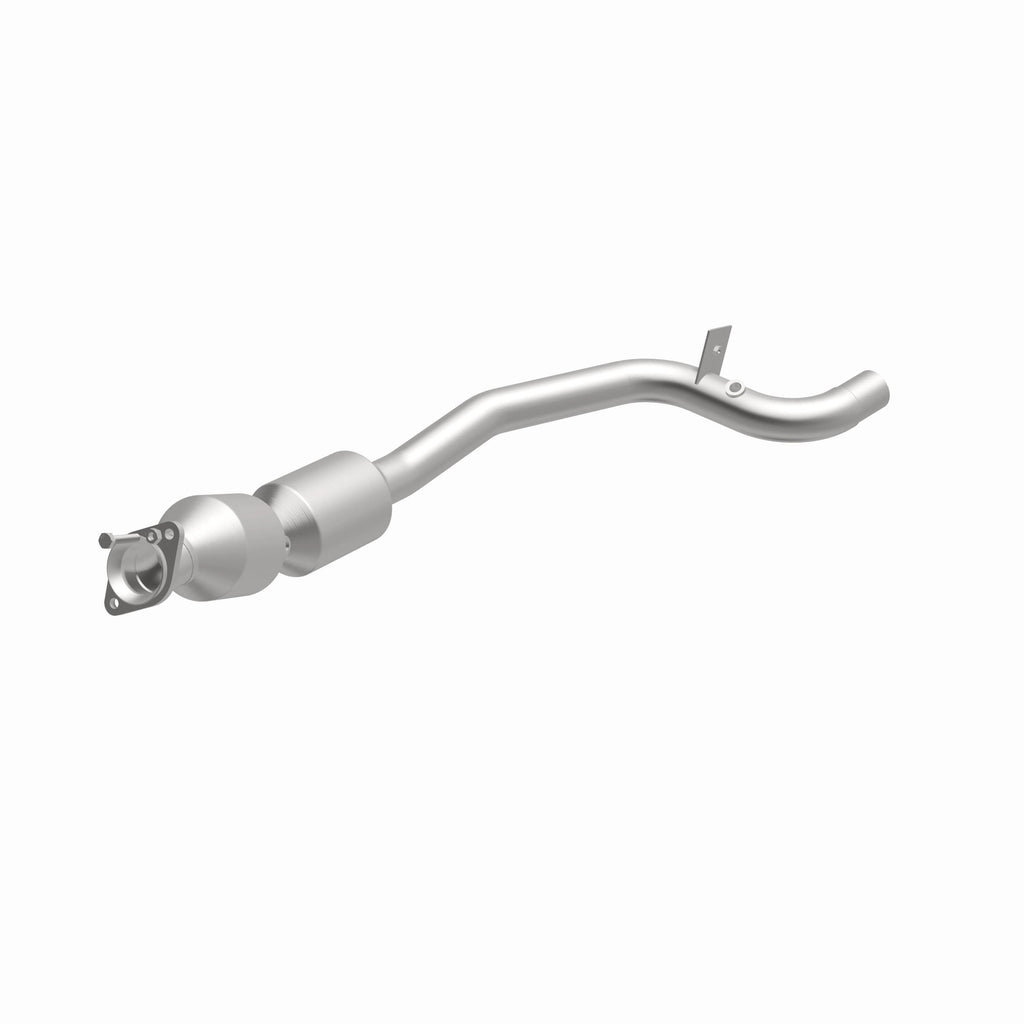 MagnaFlow Exhaust Products 21-608 OEM Grade Direct-Fit Catalytic Converter for Select Land Rover Range Rover, Land Rover Range Rover Sport