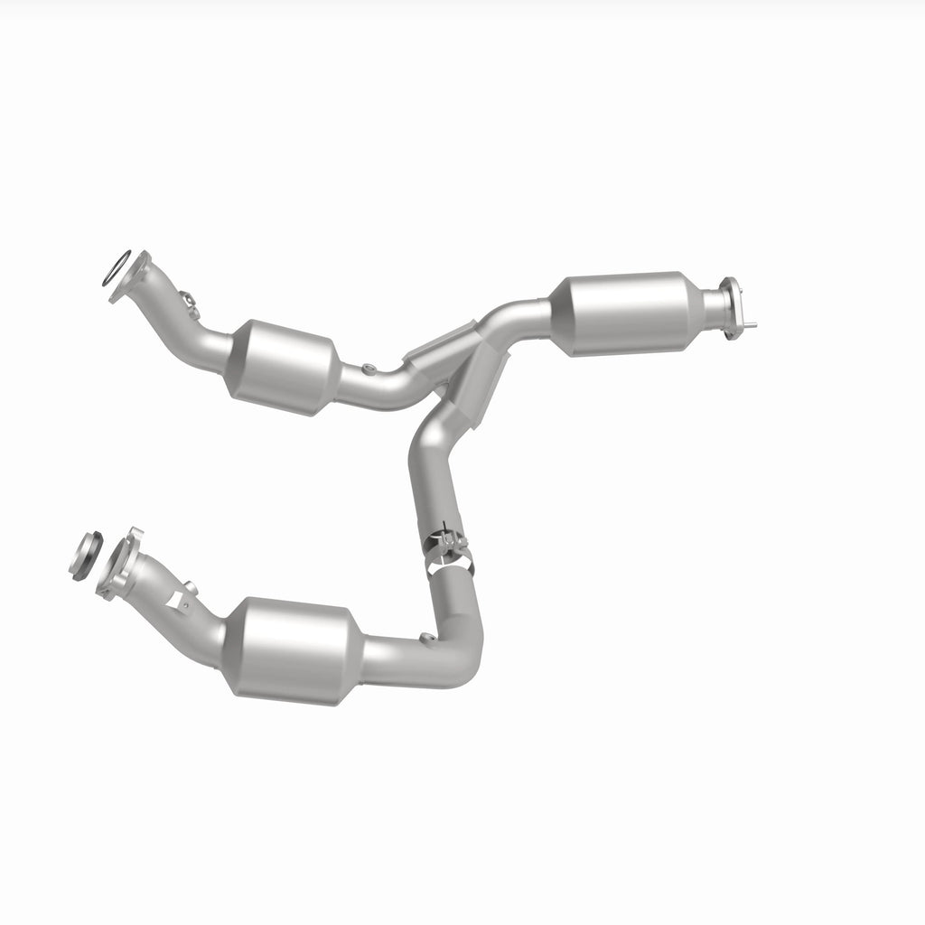 MagnaFlow Exhaust Products 280429 OEM Grade Direct-Fit Catalytic Converter for Select Chevrolet Express 2500, Chevrolet Express 3500, Chevrolet Express 4500, GMC Savana 2500, GMC Savana 3500, GMC Savana