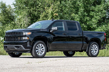 Load image into Gallery viewer, Rough Country RC0504 Lowering Shackles for Select Chevrolet Silverado 1500, Chevrolet Silverado LTD, GMC Sierra 1500, GMC Sierra Limited