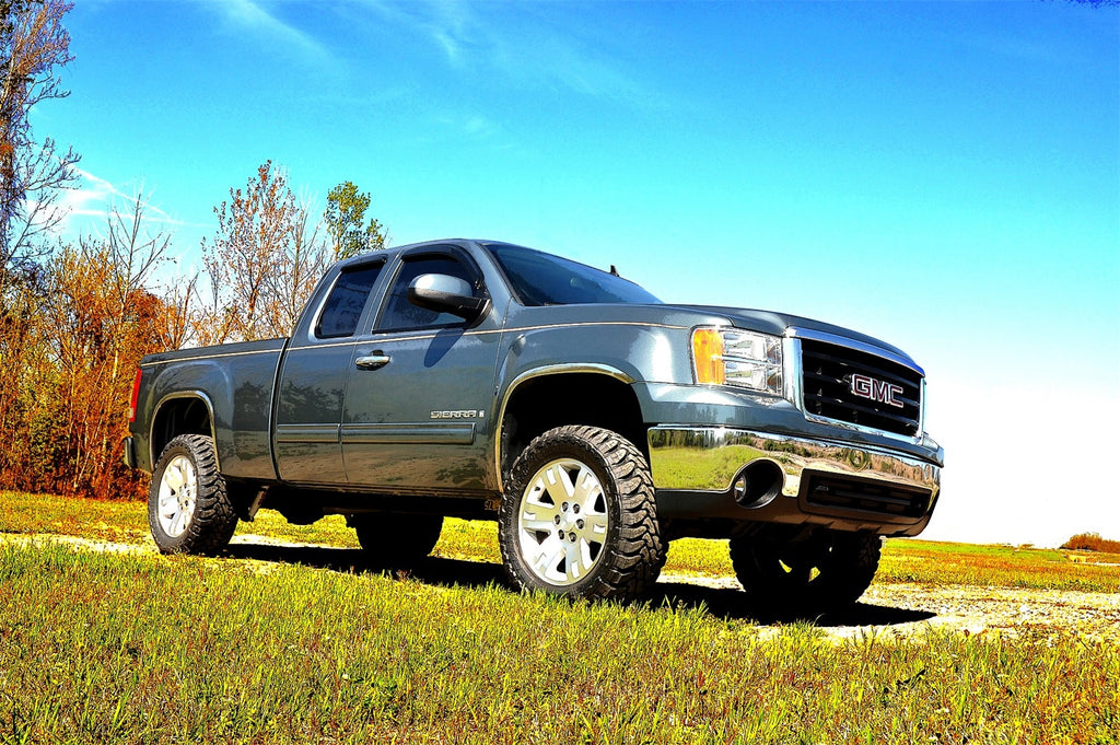 Rough Country 10730 Suspension Lift Kit for Select Chevrolet Silverado 1500, GMC Sierra