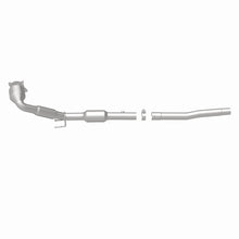 Load image into Gallery viewer, MagnaFlow Exhaust Products 52281 OEM Grade Direct-Fit Catalytic Converter for Select Volkswagen Beetle, Volkswagen CC, Volkswagen Jetta, Volkswagen Passat