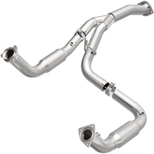 Load image into Gallery viewer, MagnaFlow Exhaust Products 4551252 California CARB Direct-Fit Catalytic Converter for Select Chevrolet Silverado HD, Chevrolet Silverado HD, GMC Sierra HD, GMC Sierra HD