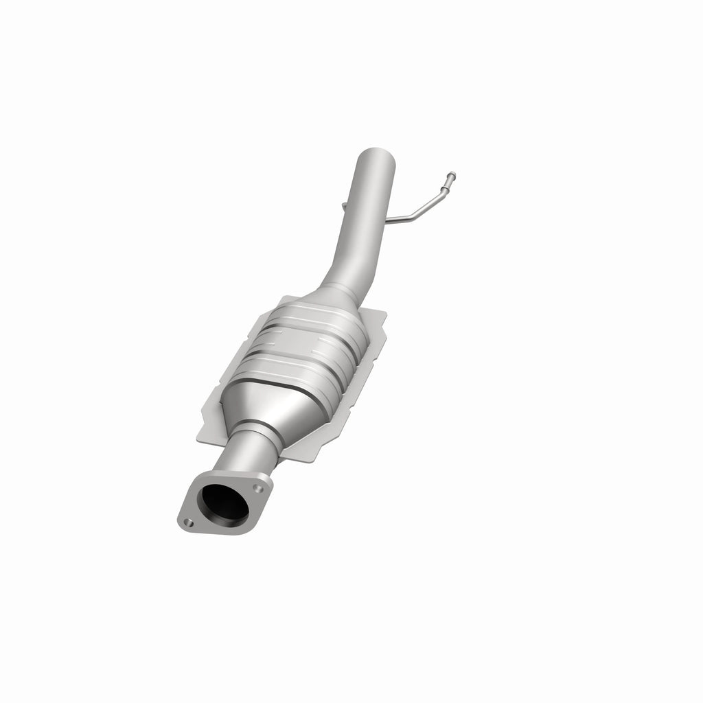 MagnaFlow Exhaust Products 49662 OEM Grade Direct-Fit Catalytic Converter for Select Ford Escape, Mazda Tribute, Mercury Mariner