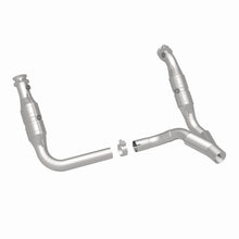 Load image into Gallery viewer, MagnaFlow Exhaust Products 5551664 California CARB Direct-Fit Catalytic Converter for Select Dodge Ram 1500, Ram