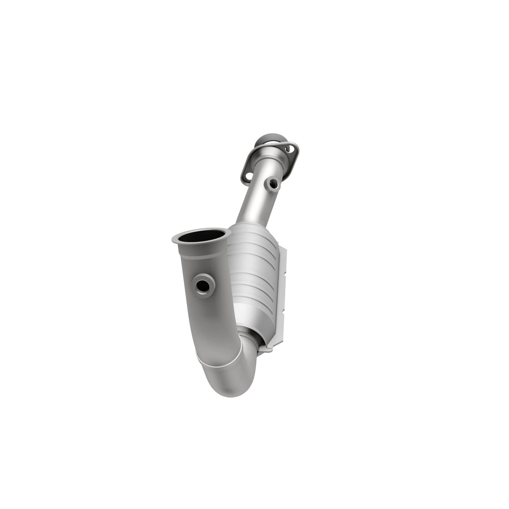 MagnaFlow Exhaust Products 49583 OEM Grade Direct-Fit Catalytic Converter for Select Jeep Liberty