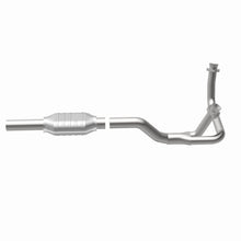 Load image into Gallery viewer, MagnaFlow Exhaust Products 93316 Standard Grade Direct-Fit Catalytic Converter for Select Ford E-150 Econoline, Ford E-150 Econoline Club Wagon, Ford E-250 Econoline, Ford E-250 Econoline Club Wagon, Ford E-350 Econoline, Ford E-350 Econoline Club Wagon