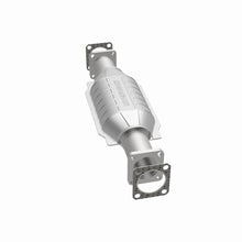 Load image into Gallery viewer, MagnaFlow Exhaust Products 3391657 California CARB Direct-Fit Catalytic Converter for Select Isuzu Pickup, Isuzu Rodeo, Isuzu Trooper
