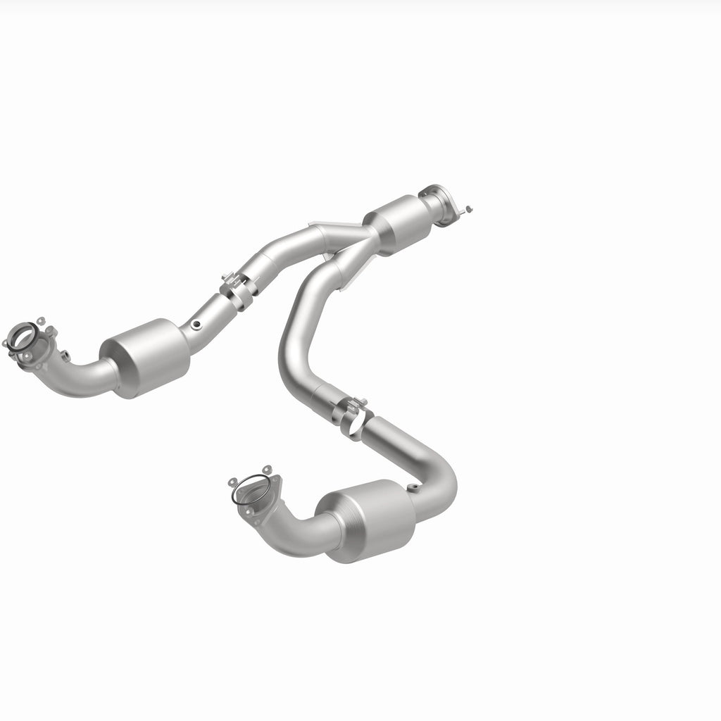 MagnaFlow Exhaust Products 280505 OEM Grade Direct-Fit Catalytic Converter for Select Chevrolet Express 3500, Chevrolet Express 4500, GMC Savana 3500, GMC Savana