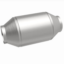 Load image into Gallery viewer, MagnaFlow Exhaust Products 333505 California CARB Universal Catalytic Converter for Select Dodge D100, Dodge D150, Dodge Ram 50, Isuzu Pickup, Isuzu Rodeo, Mazda B2000, Mazda B2200, Mazda B2600, Mitsubishi Mighty Max