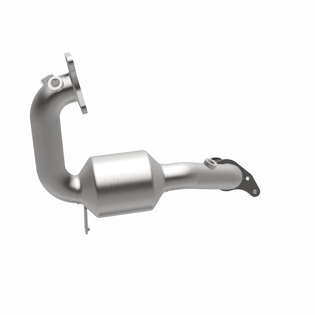 MagnaFlow Exhaust Products 52439 OEM Grade Direct-Fit Catalytic Converter for Select Nissan Juke