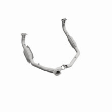 Load image into Gallery viewer, MagnaFlow Exhaust Products 93690 HM Grade Direct-Fit Catalytic Converter for Select Land Rover Defender 90, Land Rover Discovery