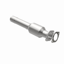 Load image into Gallery viewer, MagnaFlow Exhaust Products 21-989 OEM Grade Direct-Fit Catalytic Converter for Select Chevrolet Silverado 2500, Chevrolet Silverado HD, GMC Sierra 2500, GMC Sierra HD