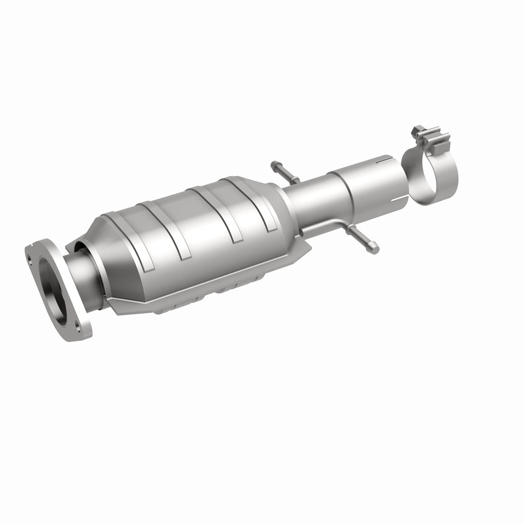 MagnaFlow Exhaust Products 51913 OEM Grade Direct-Fit Catalytic Converter for Select Chevrolet Malibu, Pontiac G6, Saturn Aura