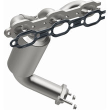 Load image into Gallery viewer, MagnaFlow Exhaust Products 51061 OEM Grade Manifold Catalytic Converter for Select Chrysler Pacifica, Chrysler Sebring, Chrysler Town &amp; Country, Dodge Avenger, Dodge Grand Caravan, Dodge Journey, Volkswagen Routan