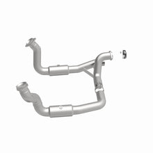 Load image into Gallery viewer, MagnaFlow Exhaust Products 5551297 California CARB Direct-Fit Catalytic Converter for Select Ford F-250 Super Duty, Ford F-350 Super Duty