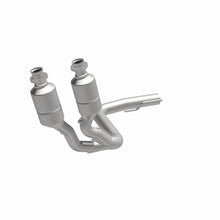 Load image into Gallery viewer, MagnaFlow Exhaust Products 24507 HM Grade Direct-Fit Catalytic Converter for Select Jeep Grand Cherokee