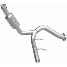 Load image into Gallery viewer, MagnaFlow Exhaust Products 52418 OEM Grade Direct-Fit Catalytic Converter for Select Ford Expedition, Ford F-150, Lincoln Navigator