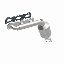 Load image into Gallery viewer, MagnaFlow Exhaust Products 51254 OEM Grade Manifold Catalytic Converter for Select Suzuki Grand Vitara, Suzuki XL-7