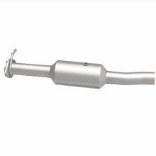 Load image into Gallery viewer, MagnaFlow Exhaust Products 280434 OEM Grade Direct-Fit Catalytic Converter for Select Ford F-350 Super Duty, Ford F-450 Super Duty, Ford F-550 Super Duty