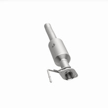 Load image into Gallery viewer, MagnaFlow Exhaust Products 280439 OEM Grade Direct-Fit Catalytic Converter for Select Ford F-450 Super Duty, Ford F-550 Super Duty