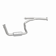 Load image into Gallery viewer, MagnaFlow Exhaust Products 93382 HM Grade Direct-Fit Catalytic Converter for Select Jeep Liberty