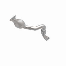 Load image into Gallery viewer, MagnaFlow Exhaust Products 5582586 California CARB Direct-Fit Catalytic Converter for Select Audi Q7, Volkswagen Touareg
