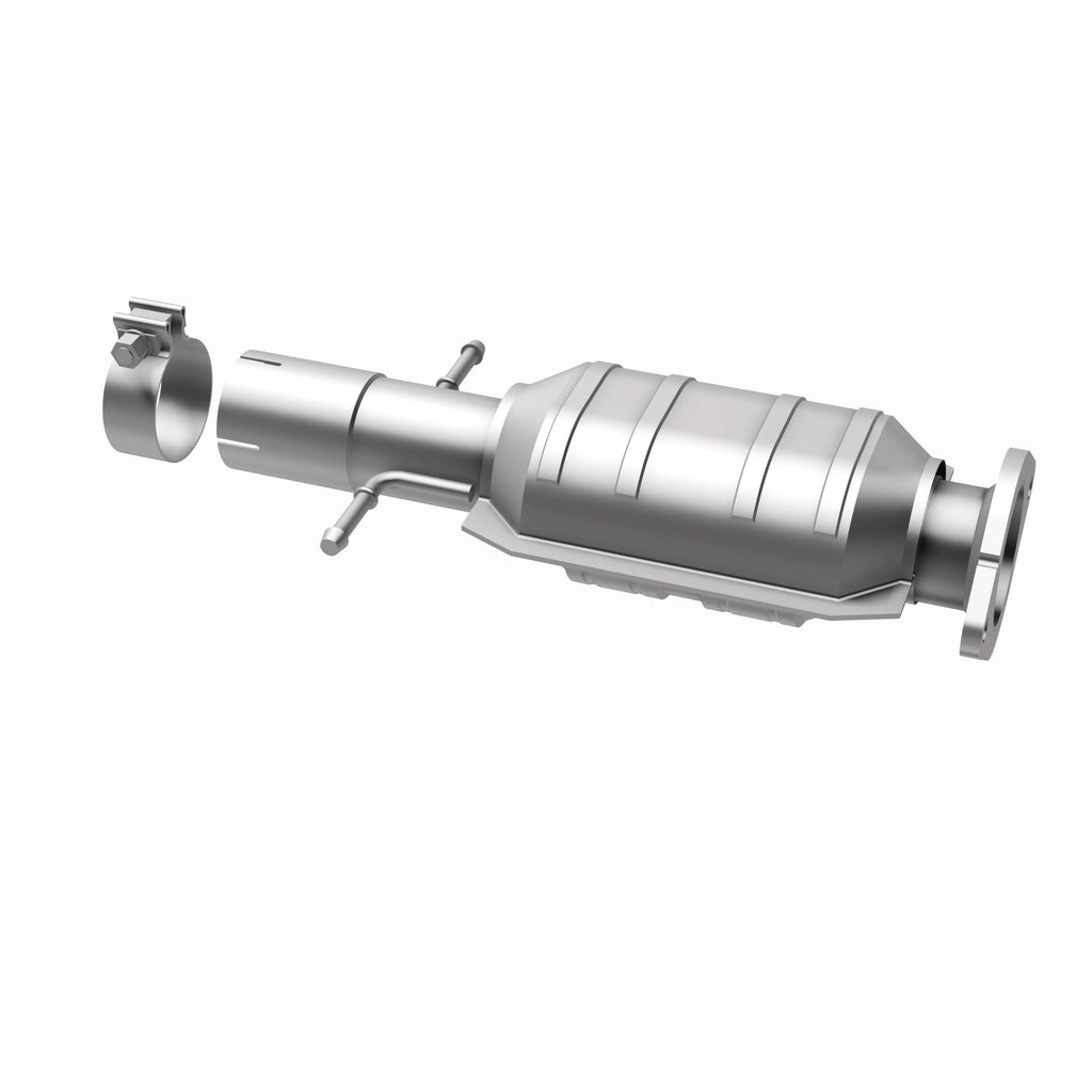 MagnaFlow Exhaust Products 51913 OEM Grade Direct-Fit Catalytic Converter for Select Chevrolet Malibu, Pontiac G6, Saturn Aura