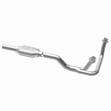 Load image into Gallery viewer, MagnaFlow Exhaust Products 93316 Standard Grade Direct-Fit Catalytic Converter for Select Ford E-150 Econoline, Ford E-150 Econoline Club Wagon, Ford E-250 Econoline, Ford E-250 Econoline Club Wagon, Ford E-350 Econoline, Ford E-350 Econoline Club Wagon