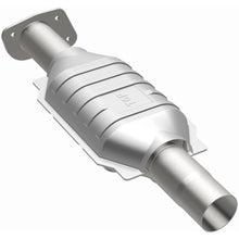 Load image into Gallery viewer, MagnaFlow Exhaust Products 3391456 California CARB Direct-Fit Catalytic Converter for Select Chevrolet El Camino, GMC Caballero