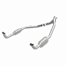Load image into Gallery viewer, MagnaFlow Exhaust Products 93691 Standard Grade Direct-Fit Catalytic Converter for Select Land Rover Defender 110, Land Rover Defender 90, Land Rover Discovery