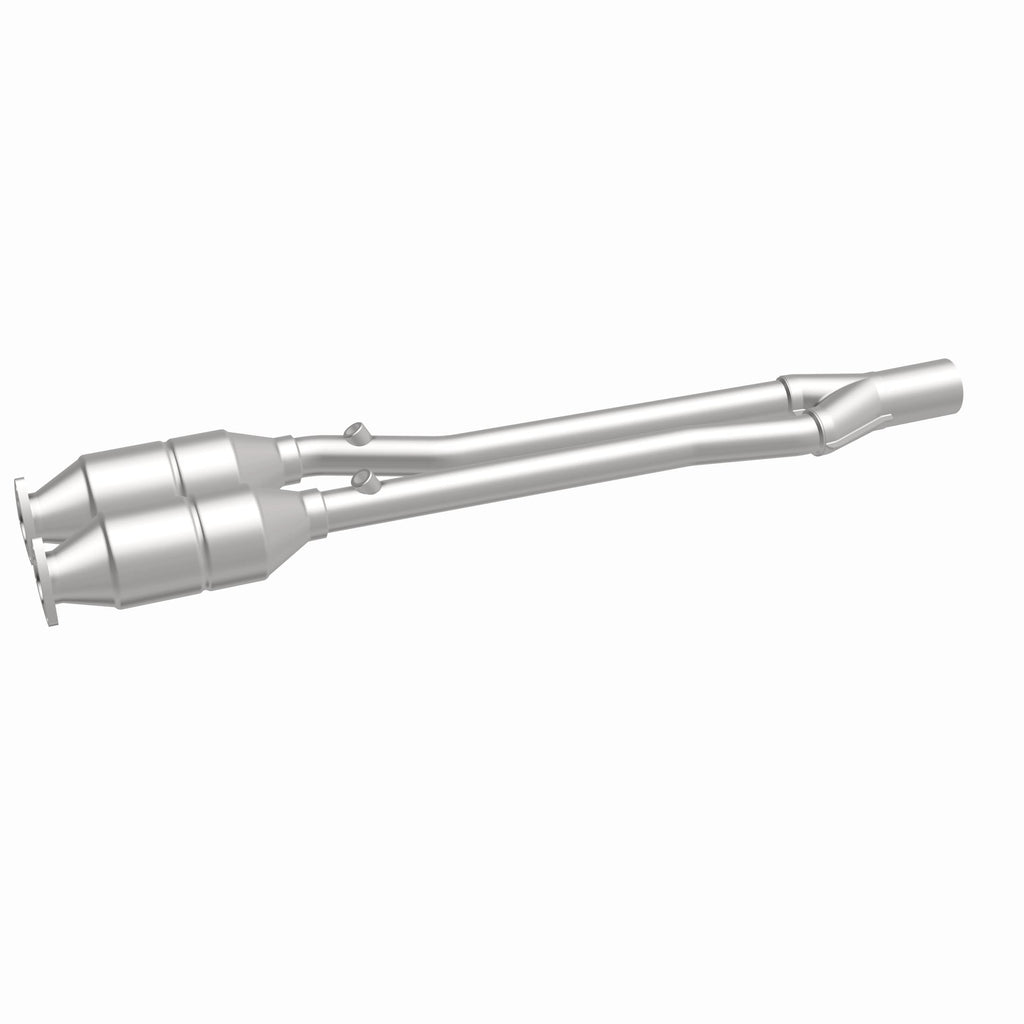 MagnaFlow Exhaust Products 49013 OEM Grade Direct-Fit Catalytic Converter for Select Audi TT Quattro, Volkswagen R32