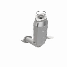 Load image into Gallery viewer, MagnaFlow Exhaust Products 25209 HM Grade Direct-Fit Catalytic Converter for Select Ford Five Hundred, Ford Freestyle, Mercury Montego