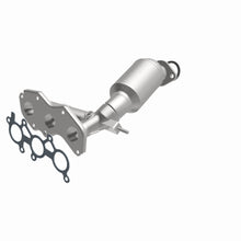 Load image into Gallery viewer, MagnaFlow Exhaust Products 5582556 California CARB Manifold Catalytic Converter for Select Toyota Sienna