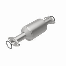 Load image into Gallery viewer, MagnaFlow Exhaust Products 3391884 California CARB Direct-Fit Catalytic Converter for Select Toyota 4Runner, Toyota Pickup