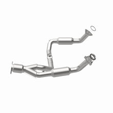Load image into Gallery viewer, MagnaFlow Exhaust Products 5451650 California CARB Direct-Fit Catalytic Converter for Select Buick Rainier, Chevrolet Trailblazer, GMC Envoy