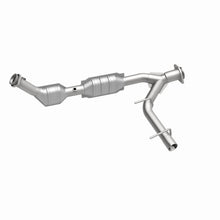 Load image into Gallery viewer, MagnaFlow Exhaust Products 24441 HM Grade Direct-Fit Catalytic Converter for Select Ford Expedition