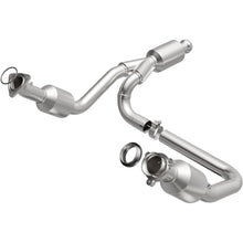 Load image into Gallery viewer, MagnaFlow Exhaust Products 5582642 California CARB Direct-Fit Catalytic Converter for Select Chevrolet Silverado 1500, Chevrolet Suburban, Chevrolet Tahoe, GMC Sierra 1500, GMC Yukon, GMC Yukon XL